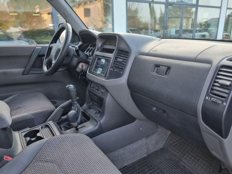 Mitsubishi Pajero Pajero 3.2 16V DI-D 3p. GLS