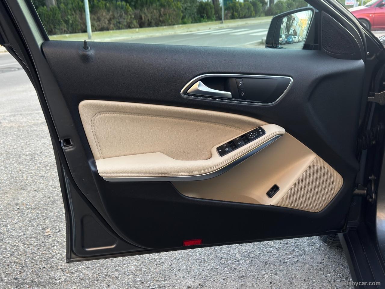 MERCEDES-BENZ GLA 200 d Automatic Sport TETTO PELLE TELEC POST