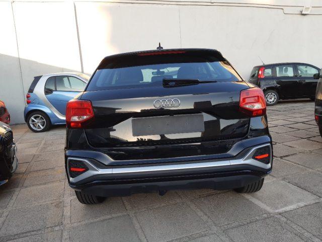 AUDI Q2 30 TDI S tronic Identity Black