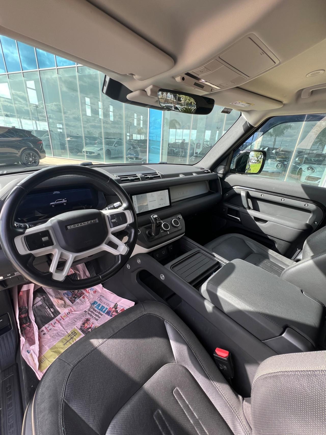 Land Rover Defender 110 HSE 240cv offerta T-Stock prezzo imperdibile