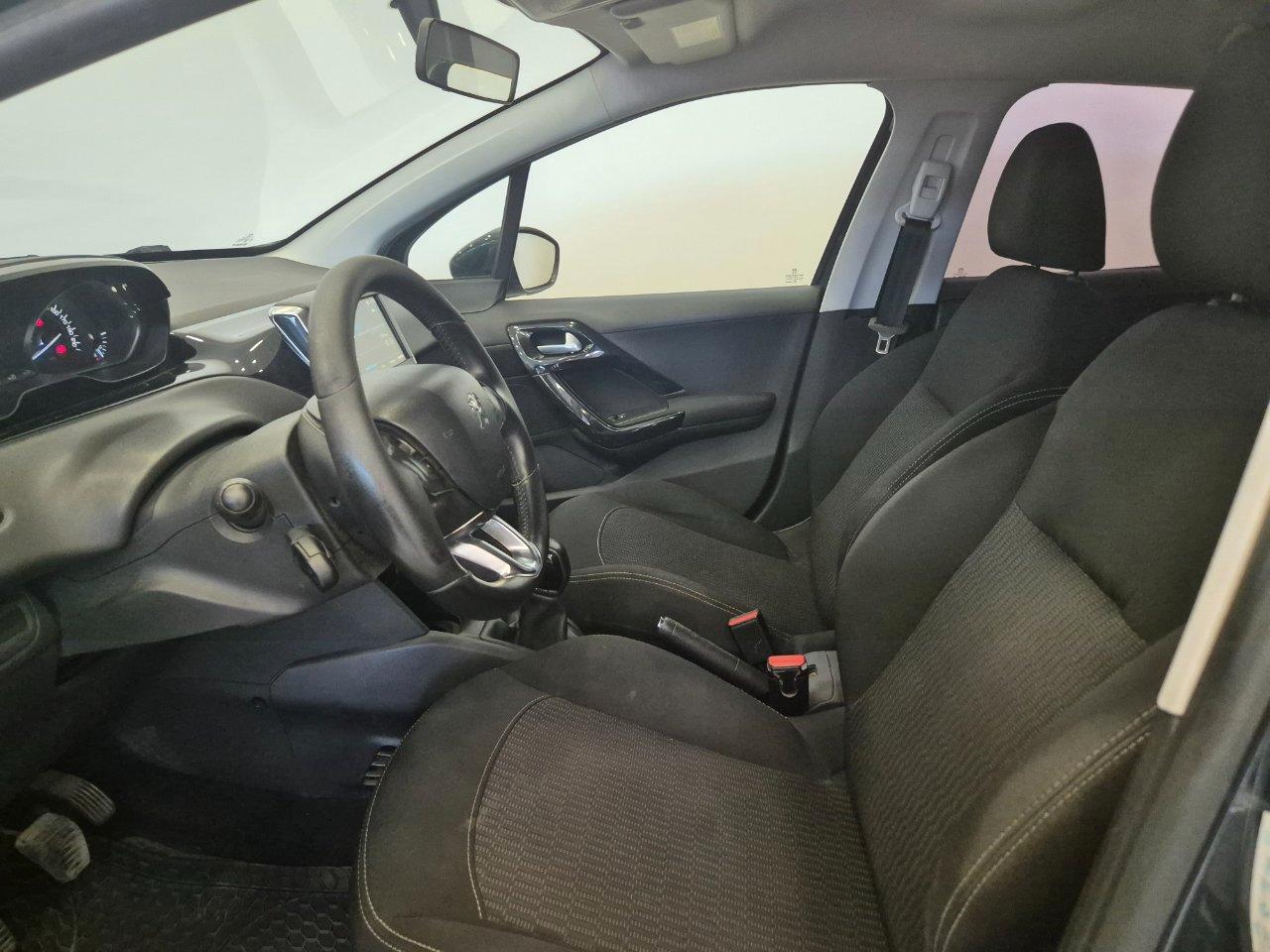 Peugeot 208 5p 1.2 puretech Active gpl 82cv - UNIPROPRIETARIO - NEOPATENTATI - Sens. park. - Cruise/Lim