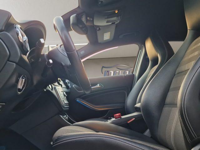 MERCEDES-BENZ GLA 200 d Automatic 4Matic Sport