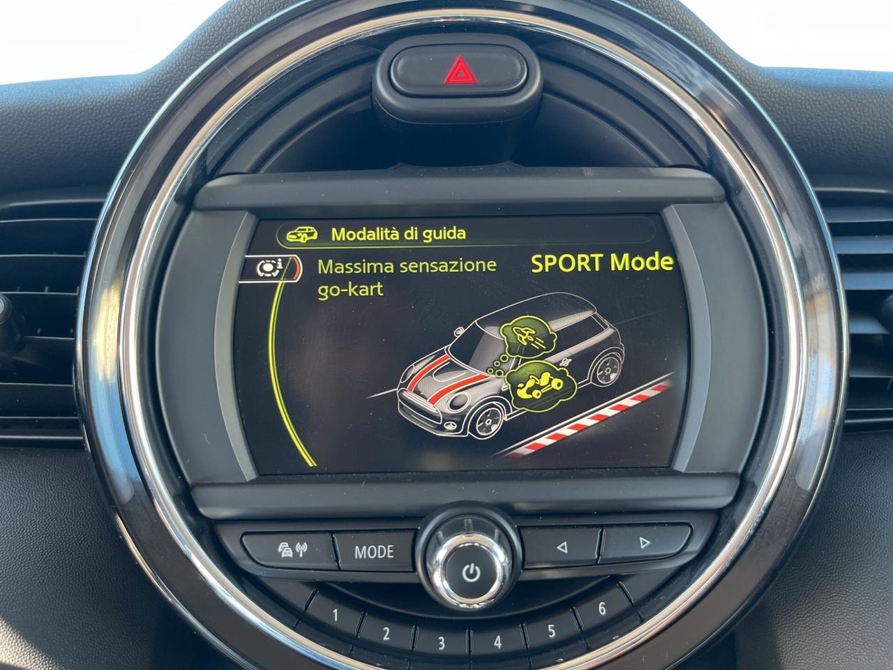 MINI Cooper D 1.5 116CV 3p Automatica Hype SPORT