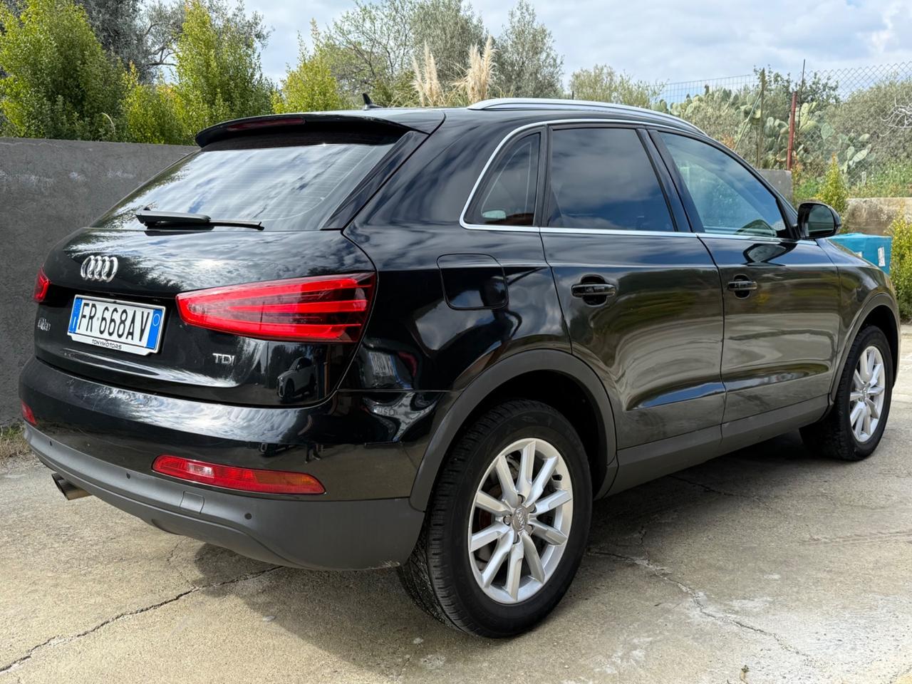 Audi Q3 BUSINESS