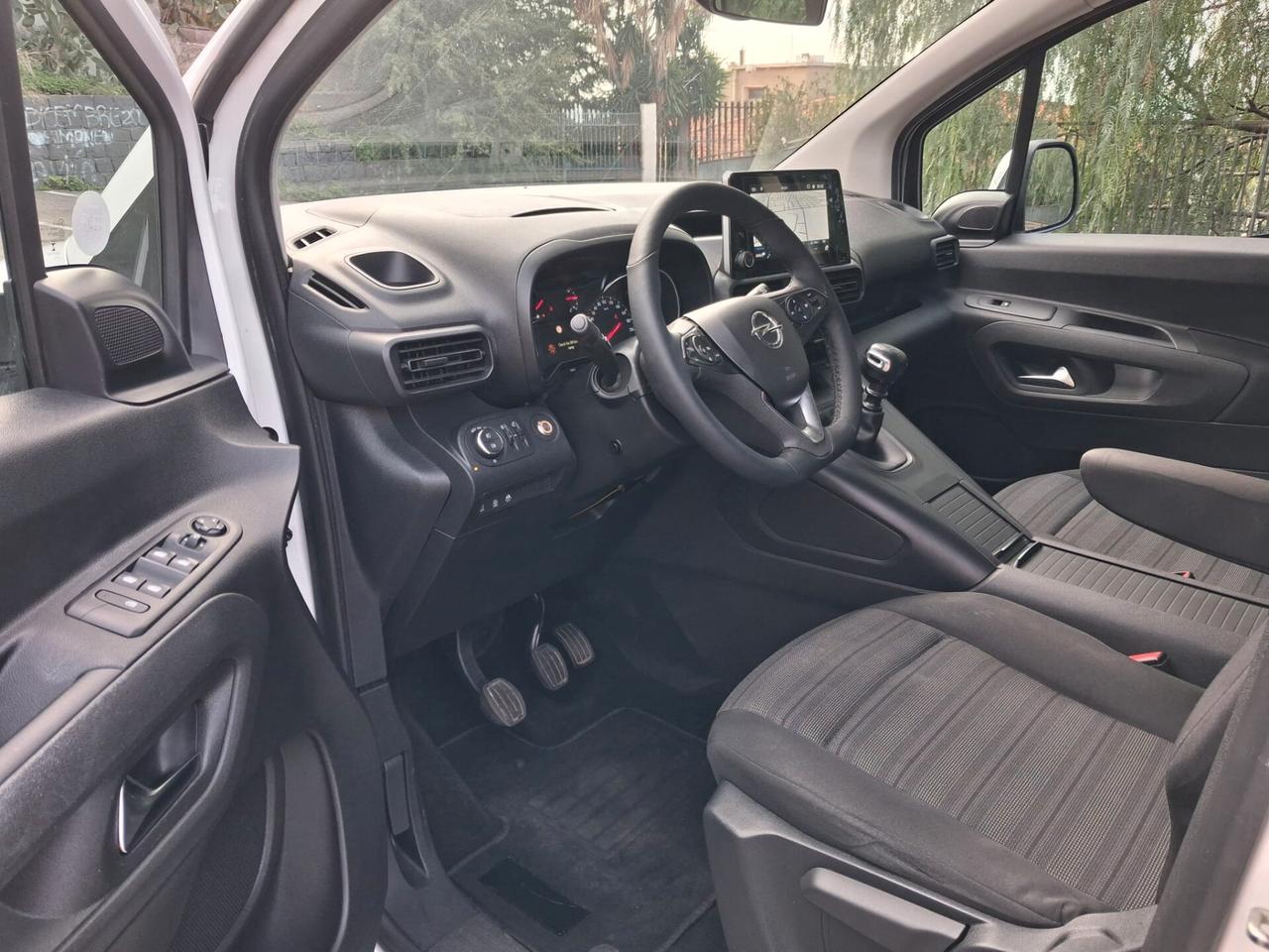 Opel Combo Life Pianale ribassato con rampa disabili in carrozzina