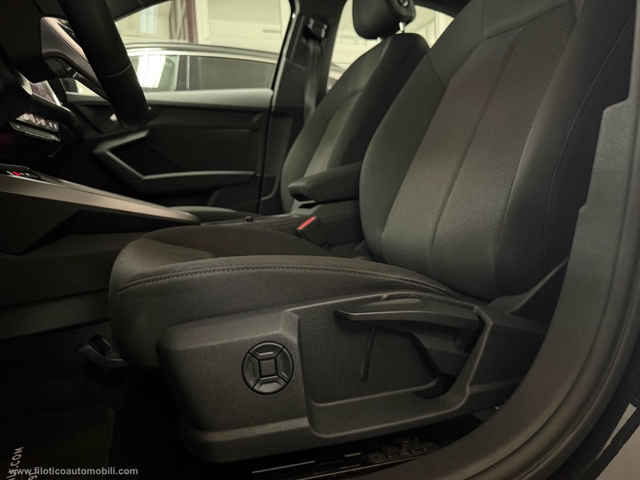 AUDI A3 Sedan 30 TDI S tronic Business COCKPIT - NAVI - RUOTINO