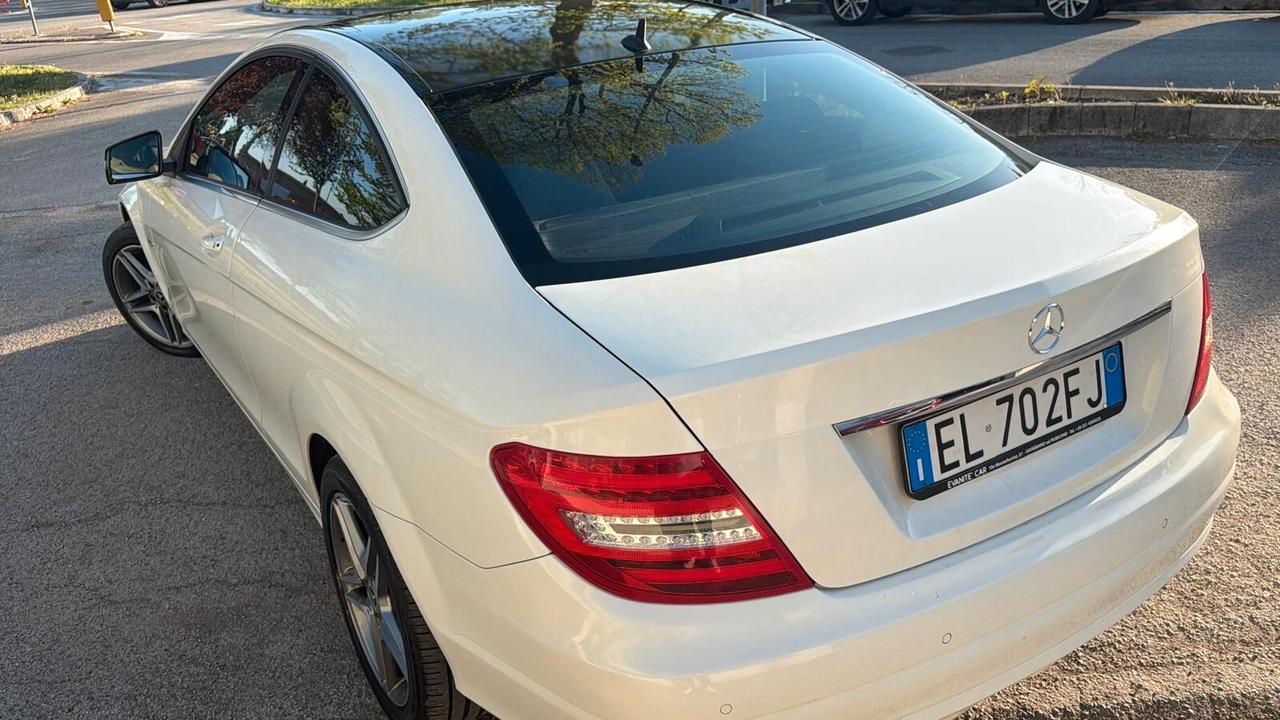 Mercedes-benz C 220 CDI BlueEFFICIENCY Avantgarde