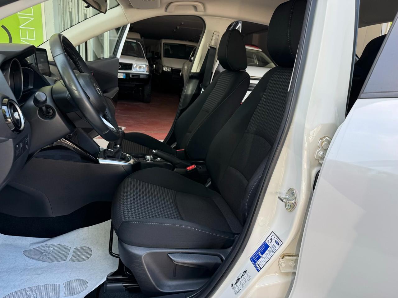 Mazda 2 1.5 Evolve Comfort Pack UNIPROPR GARAN24ME