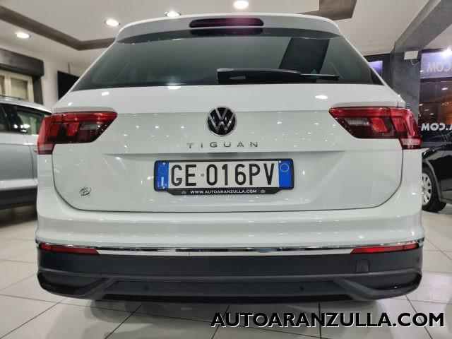 VOLKSWAGEN Tiguan NEW 2.0 TDI 150CV SCR DSG Life Navi - Fari a Led