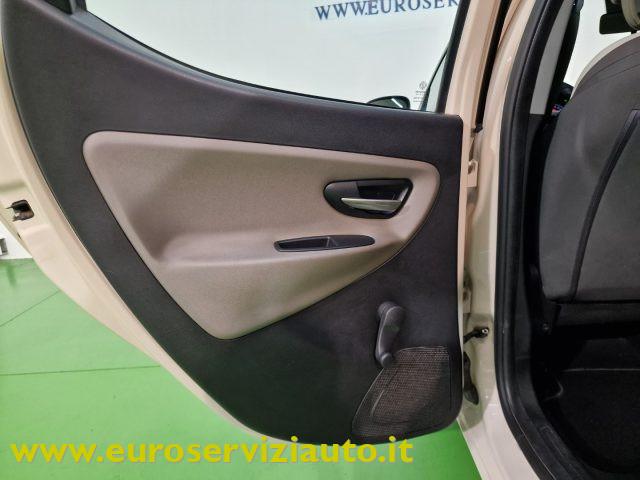 LANCIA Ypsilon 1.2 69 CV 5 porte Platinum