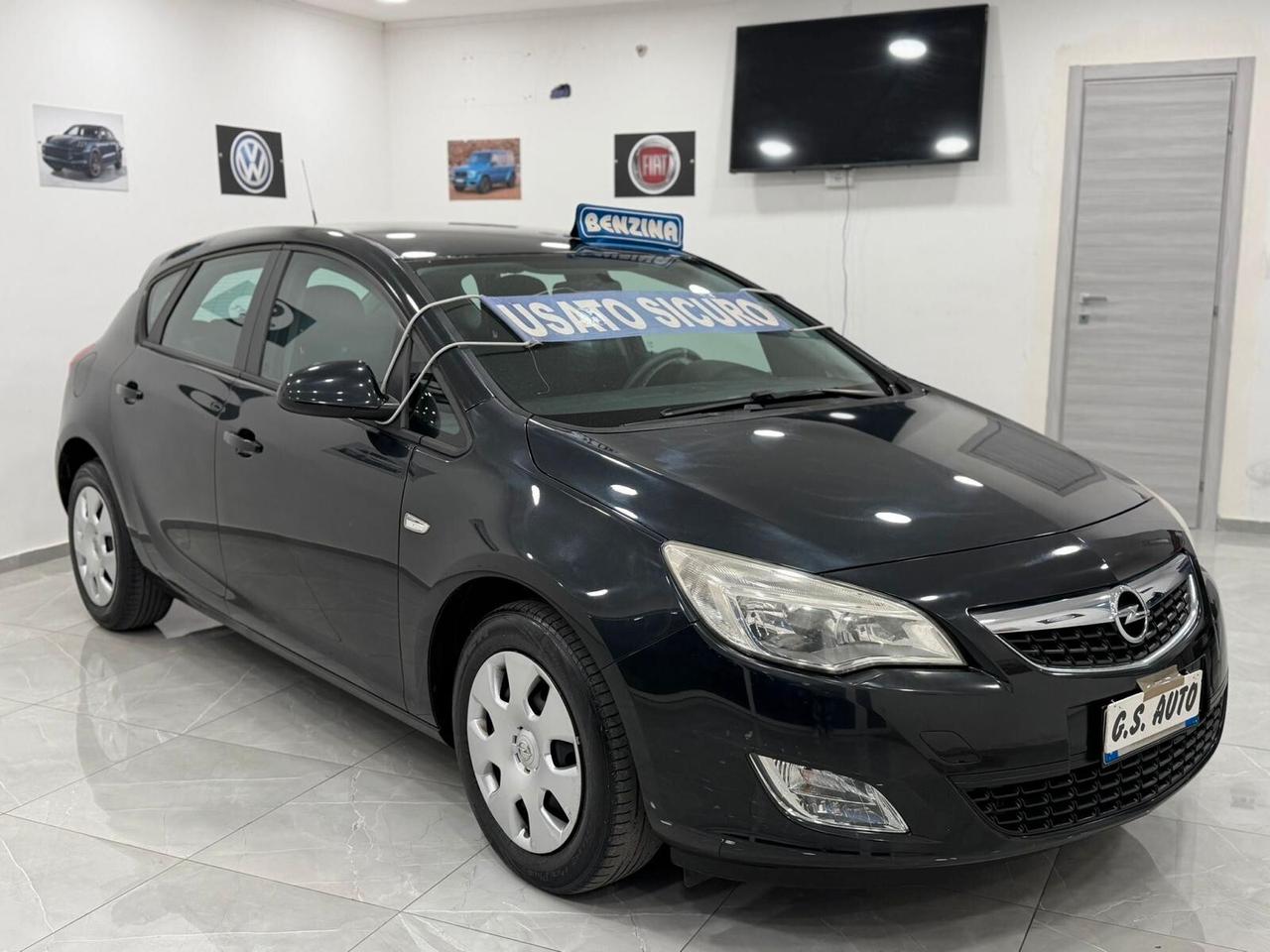 Opel Astra 1.4 100CV 5 porte Cosmo