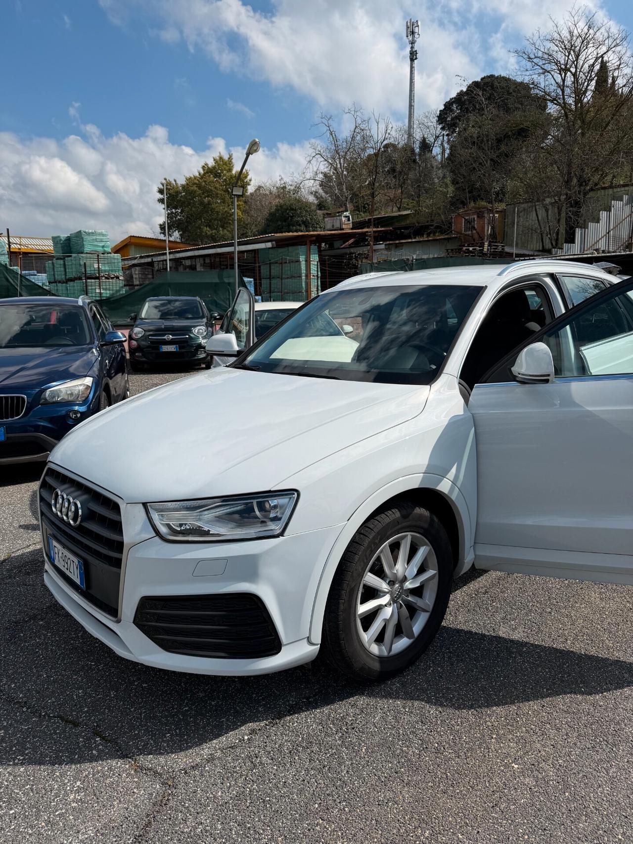 Audi Q3 2.0 TDI 120 CV S tronic Business