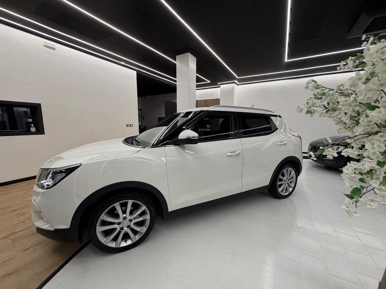 Ssangyong Tivoli 1.6 2WD Be Visual Hot Aebs