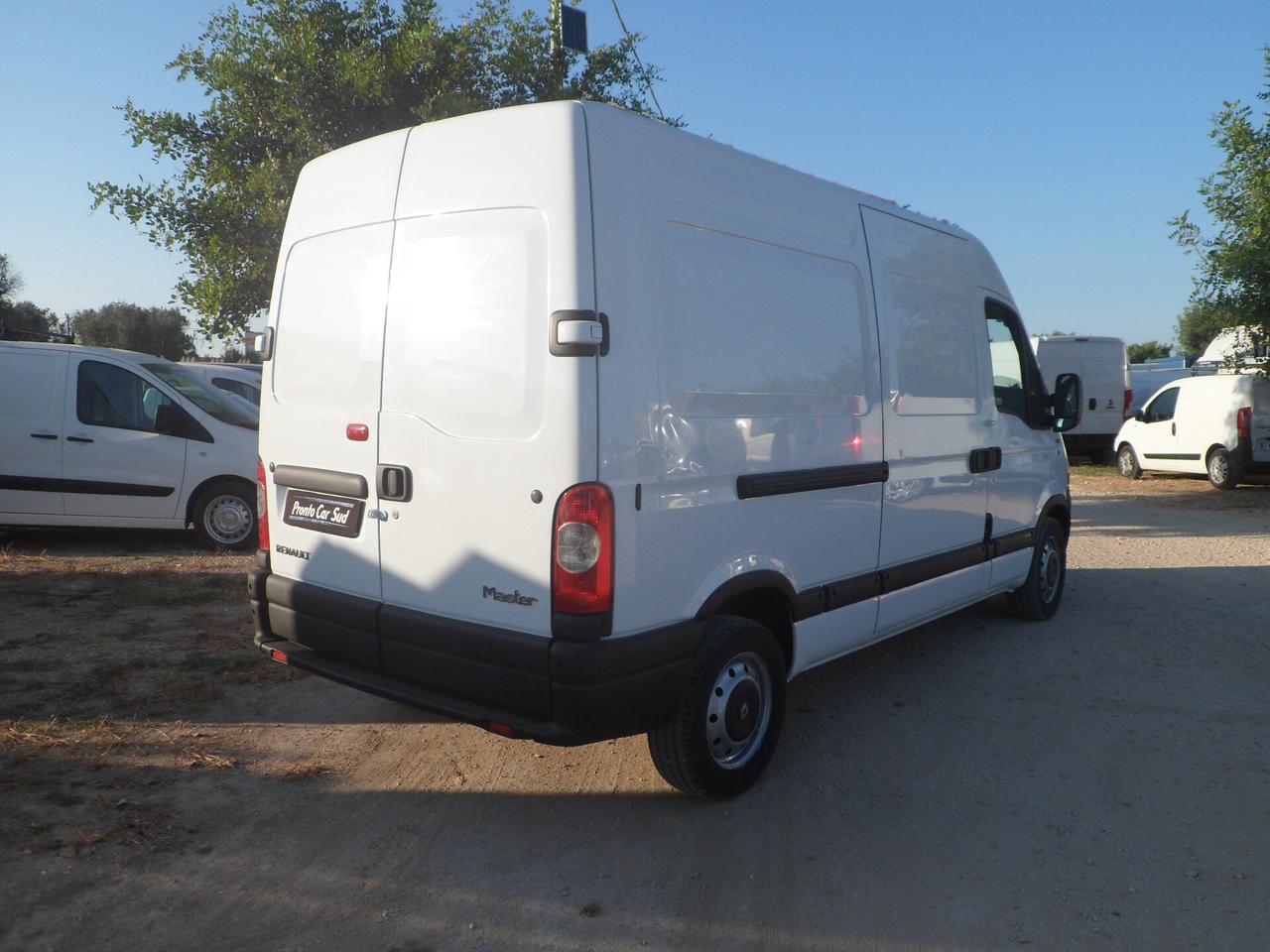 Renault Master furgone medio alto