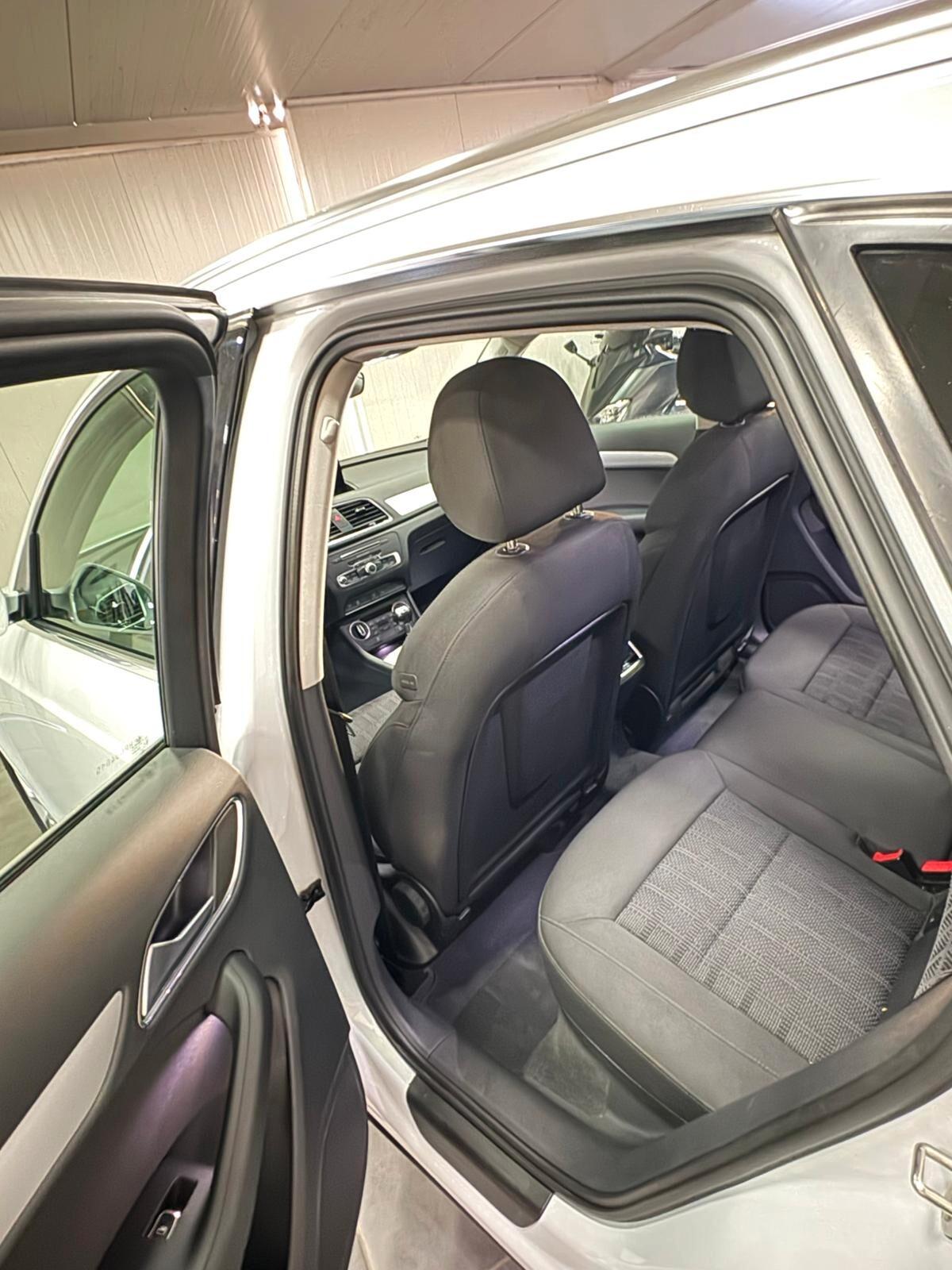 Audi Q3 2.0 TDI 150 CV Quattro S tronic S-line Edition Unico Pro. Tetto Apribile