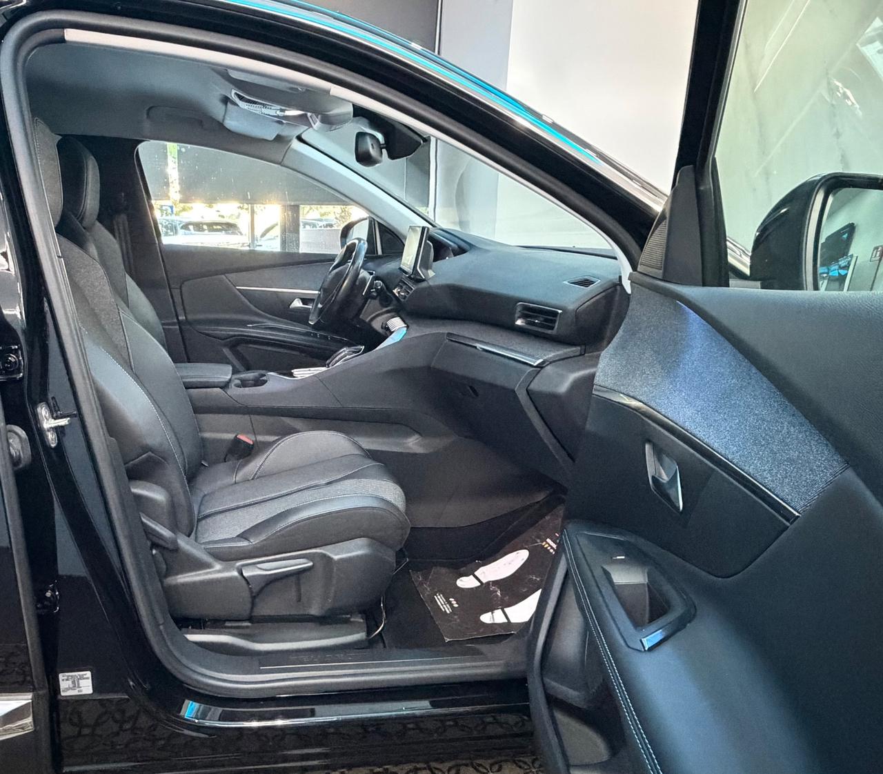 Peugeot 3008 BlueHDi 130 S&S EAT8 Active Pack