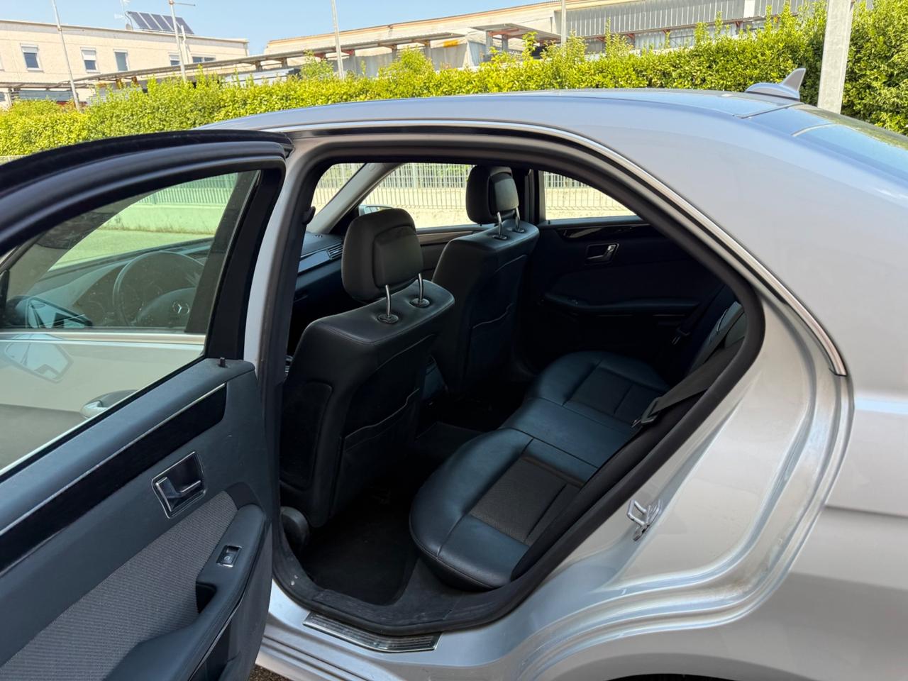 Mercedes-benz E 250 CDI BlueEFFICIENCY Avantgarde