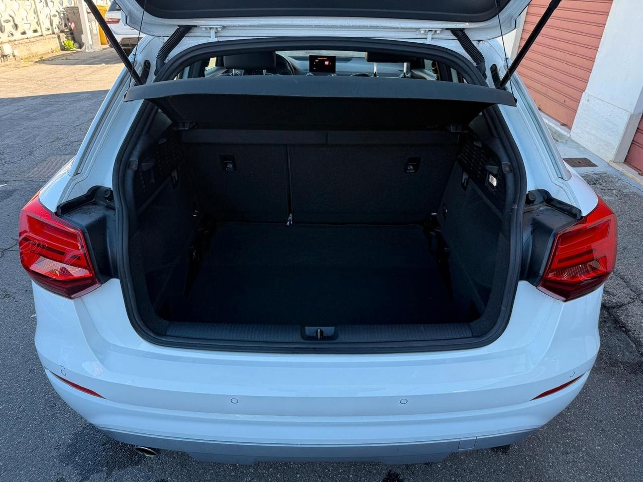 Audi Q2 1.6 TDI Sport 116cv s-line unico proprietario