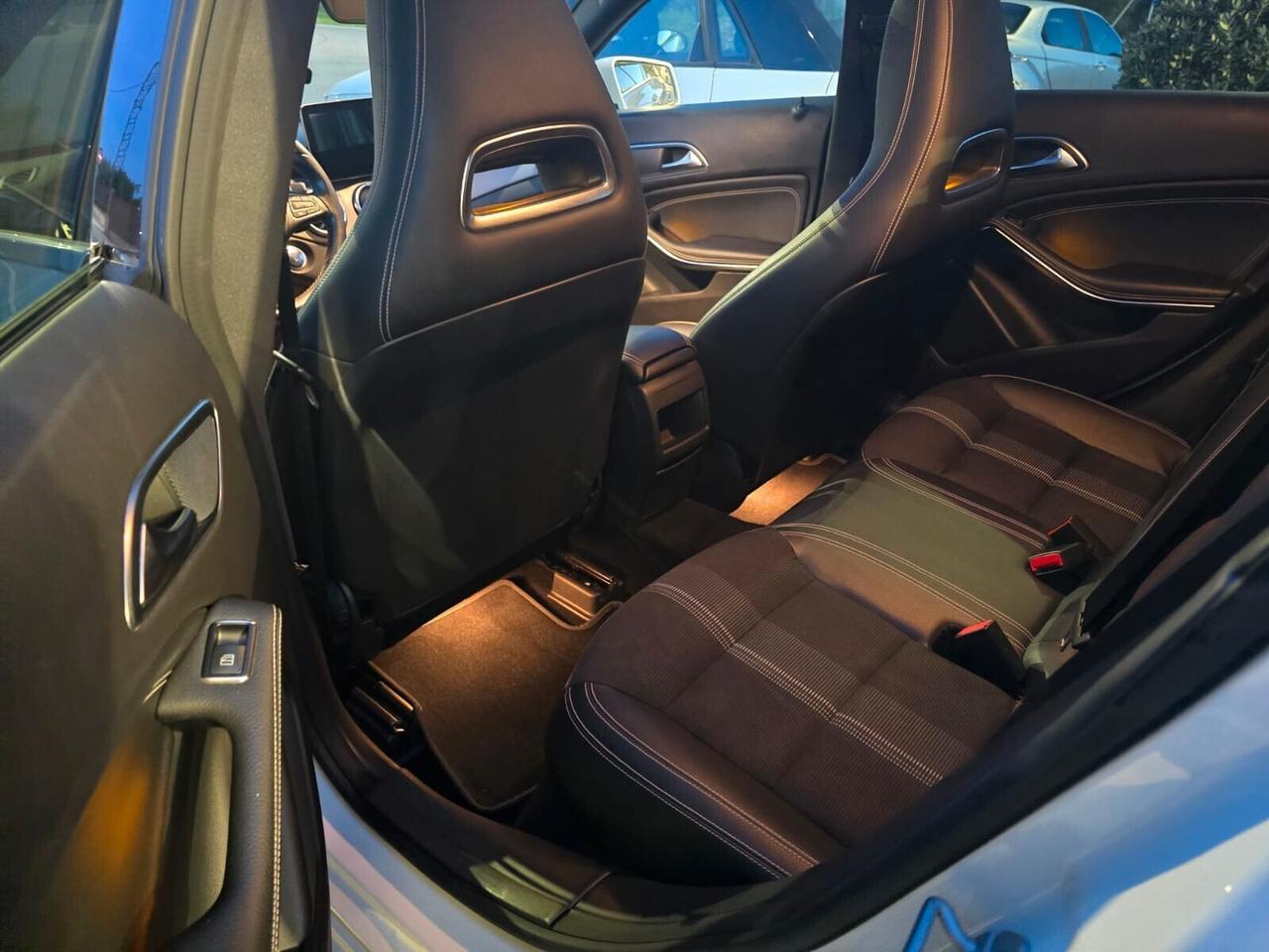 Mercedes-benz CLA 220 d S.W. Automatic Premium PACCHETTO AMG