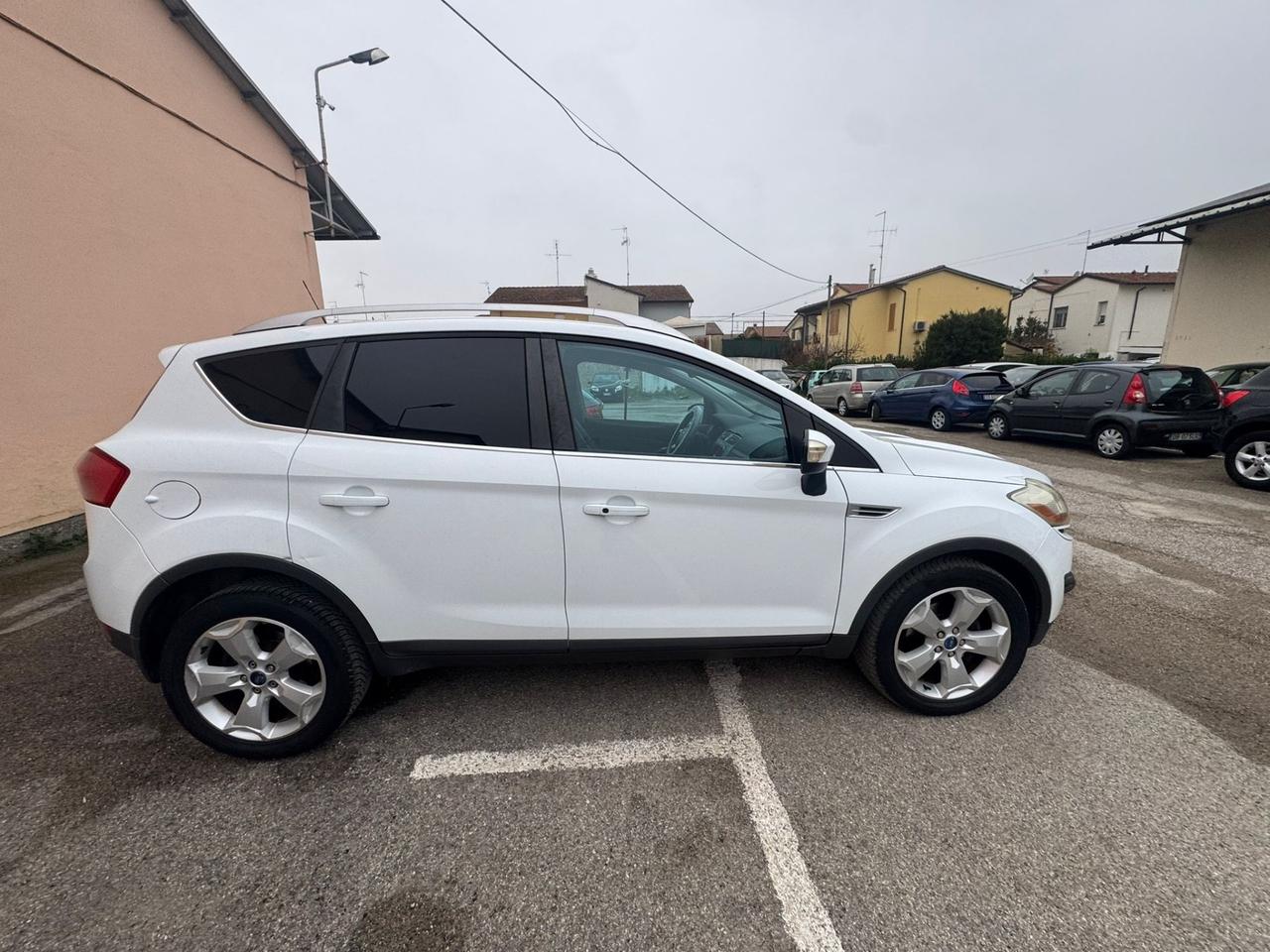Ford Kuga 2.0 TDCI 140 CV 4WD Titanium