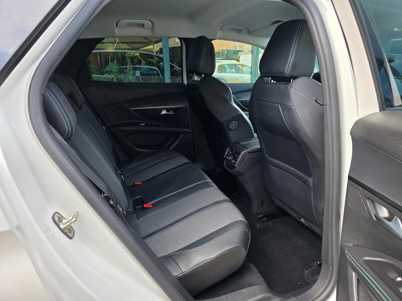 Peugeot 3008 BlueHDi 130 S&S EAT8 Allure Pack