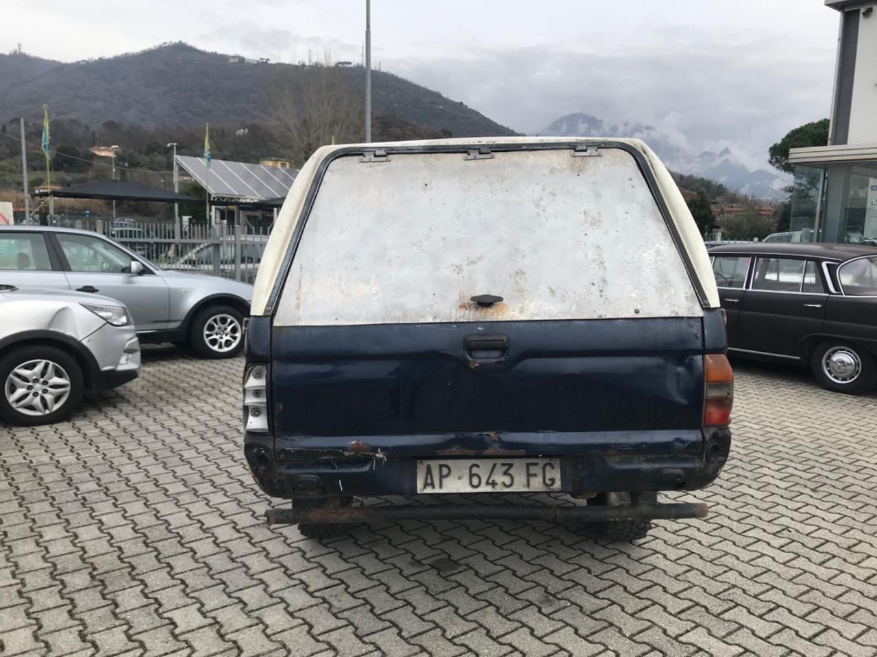 Mitsubishi L200 2.5 TDI 4WD Club Cab Pick-up GLX