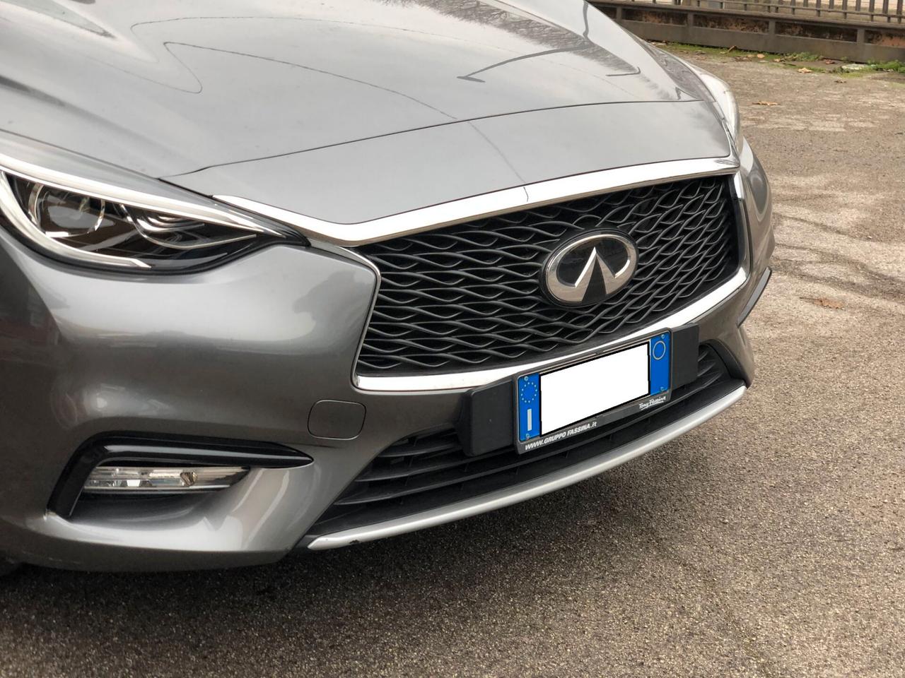 INFINITI Q30