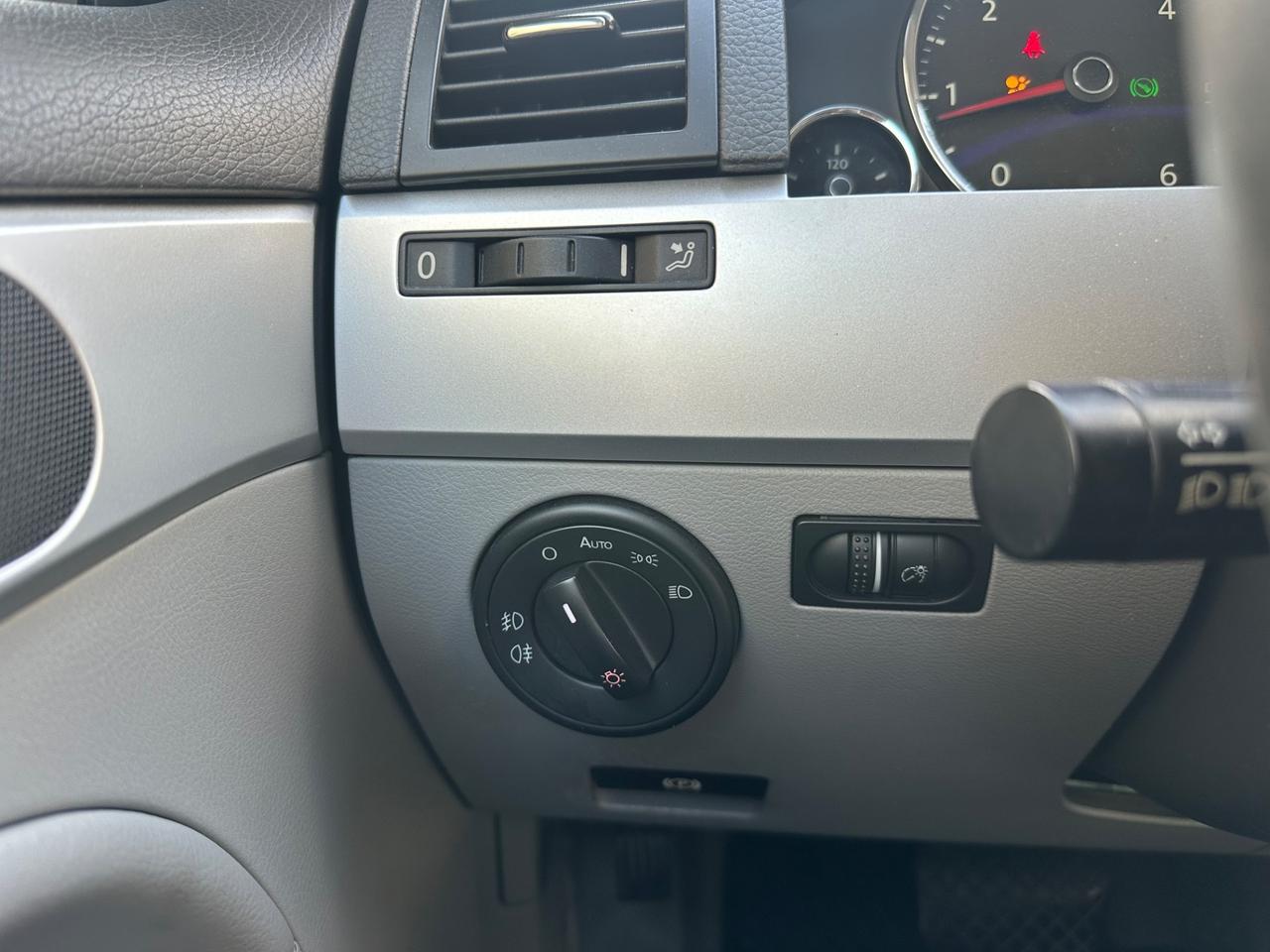 Volkswagen Touareg 3.0/240CV V6 TDI DPF tip. Exclusive