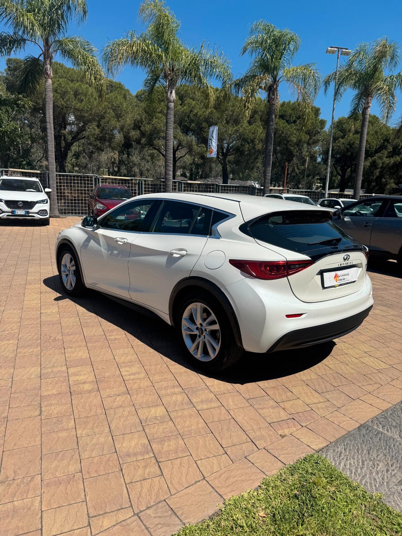 Infiniti Q30 1.5 diesel Business Executive
