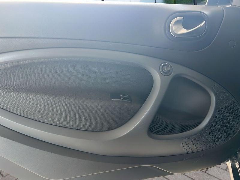smart fortwo fortwo EQ cabrio Pulse 22 KW