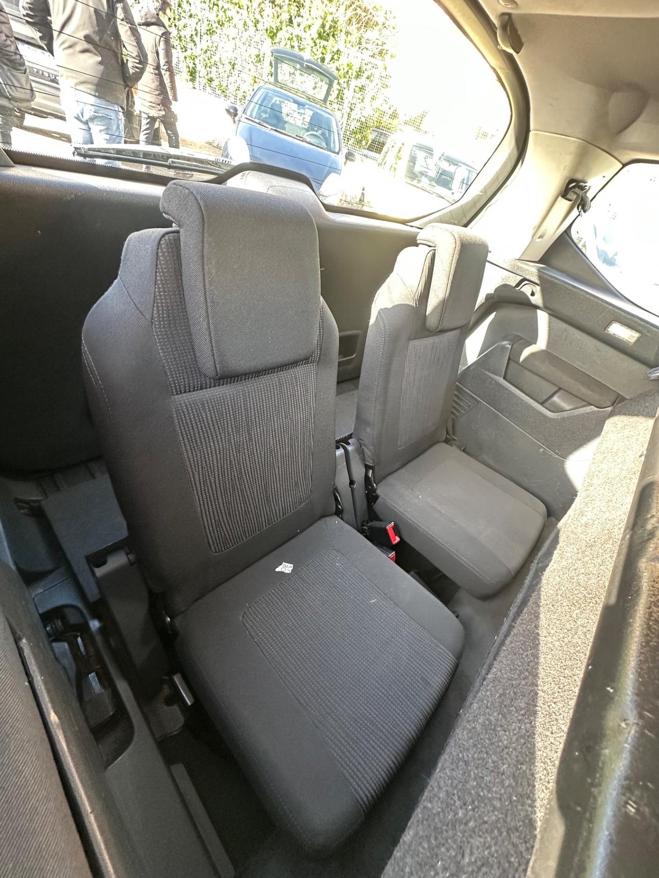 Peugeot 5008 1.6 HDi 110CV Féline