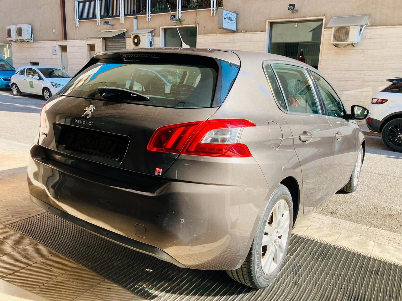 Peugeot 308 1.6 HDi - IDEALE X NEOPATENTATI - 2015