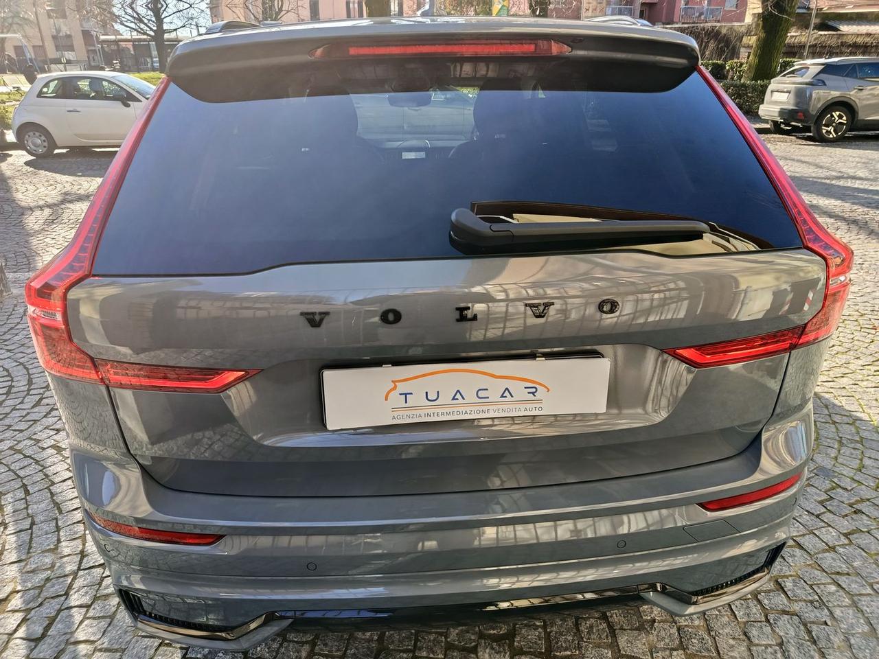 Volvo XC 60 Plus Dark 2.0 B4 MHEV #9159