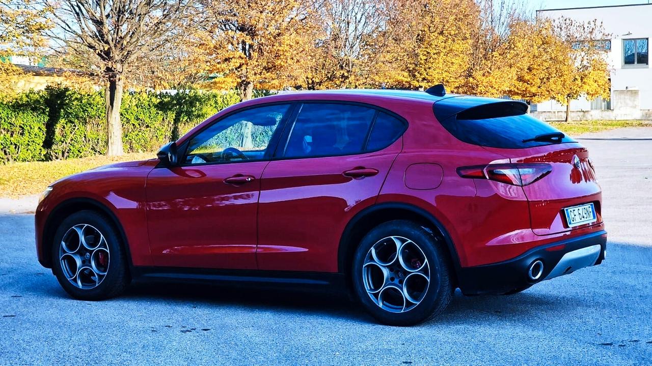 Alfa Romeo Stelvio 2.2 Turbodiesel 160 CV Rosso Edizione Gancio Traino