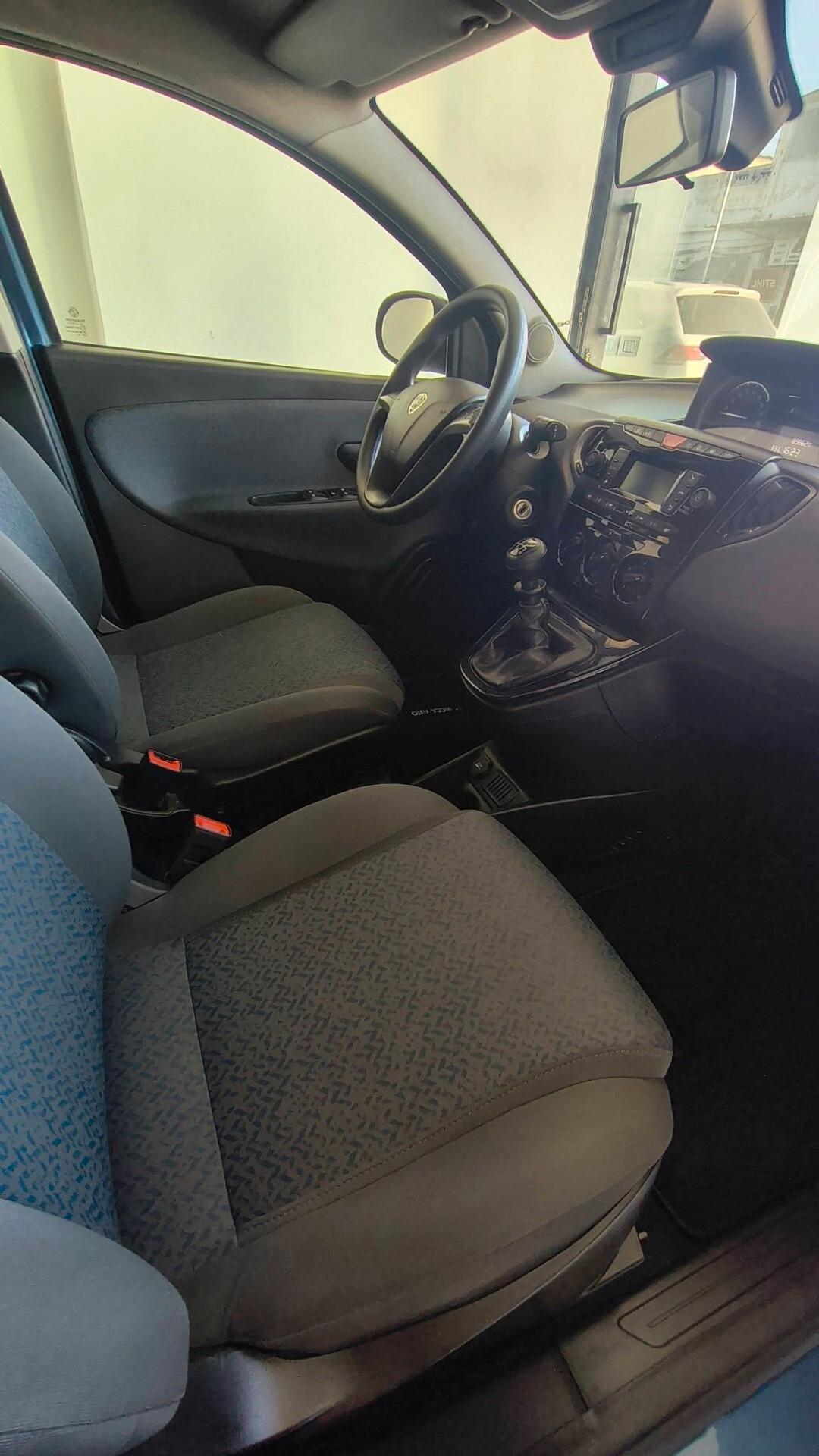 Lancia Ypsilon 1.0 FireFly 5 porte S&S Hybrid Silver Plus