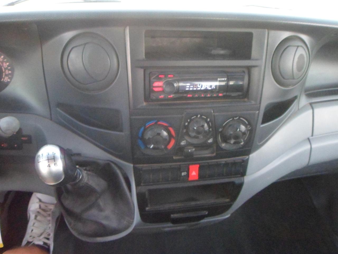 Iveco Daily 35c15 ribaltabile con gru