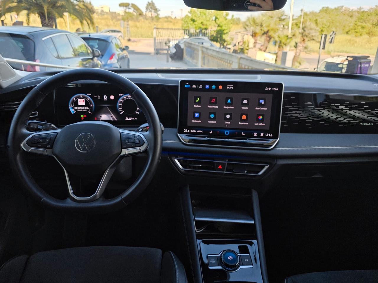 Volkswagen Tiguan 2.0 TDI 150 CV SCR DSG Life#LED#NAVI#CAM#CARPLAY#MASSAGGIO#AMBIENT LIGHT