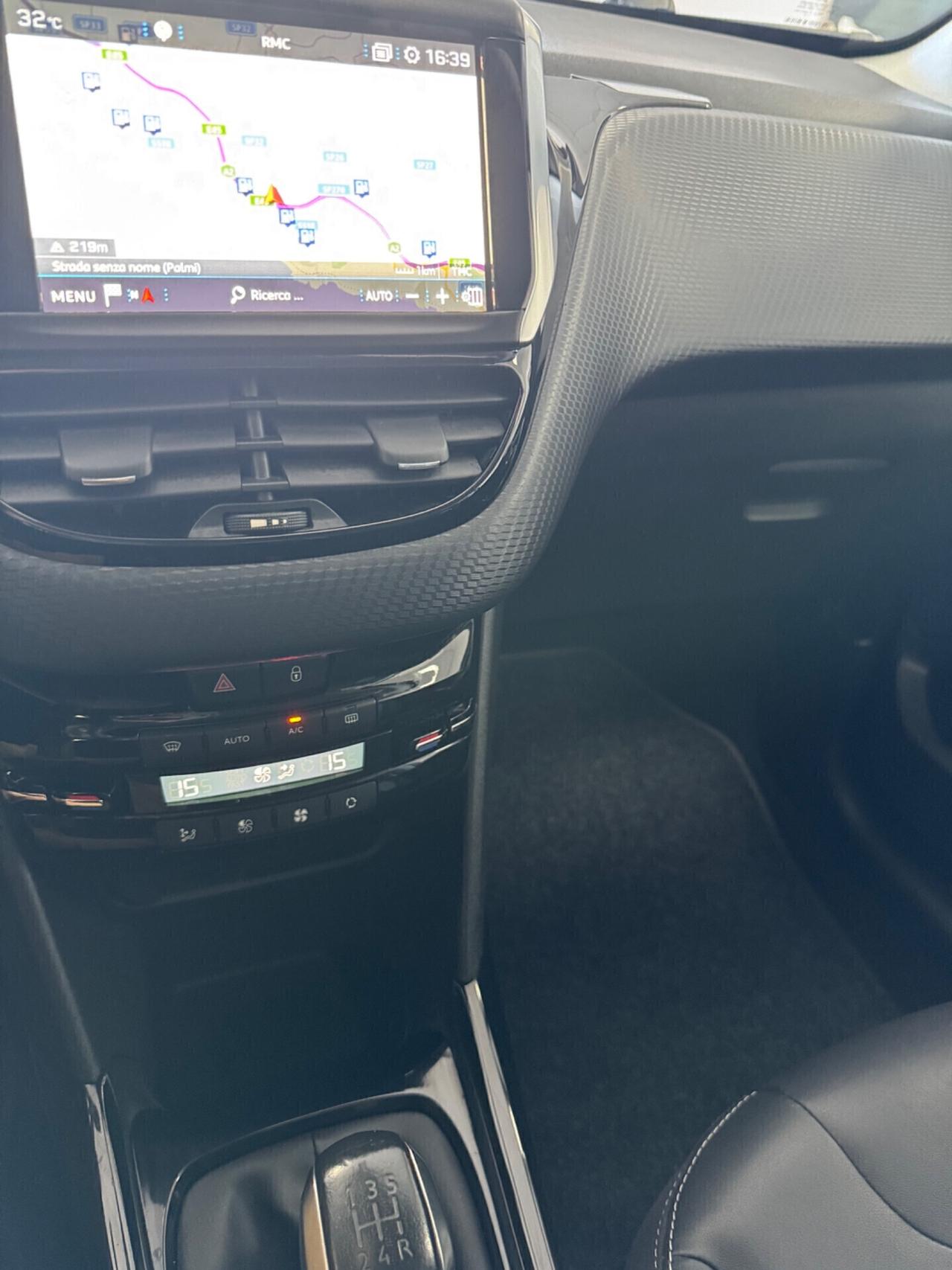 Peugeot 2008 1.6 HDI 100 CV Allure