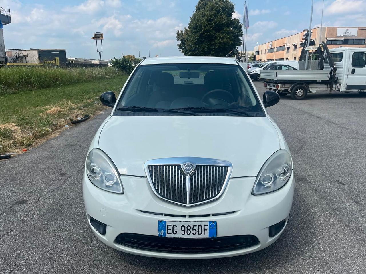 Lancia Ypsilon 1.3 MJT 75 CV