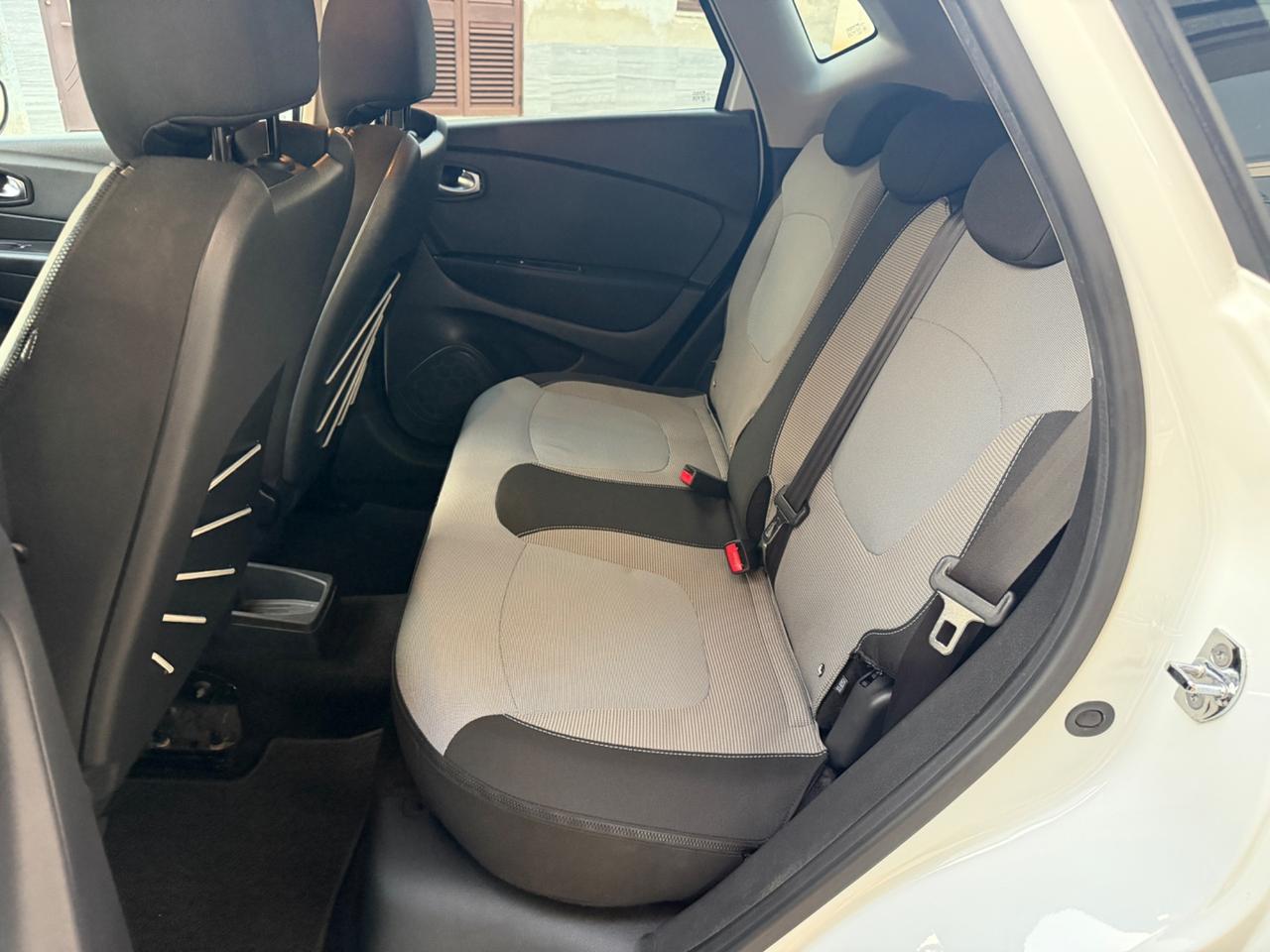 Renault Captur dCi 8V 90 CV EDC Intens solo 62.000 km