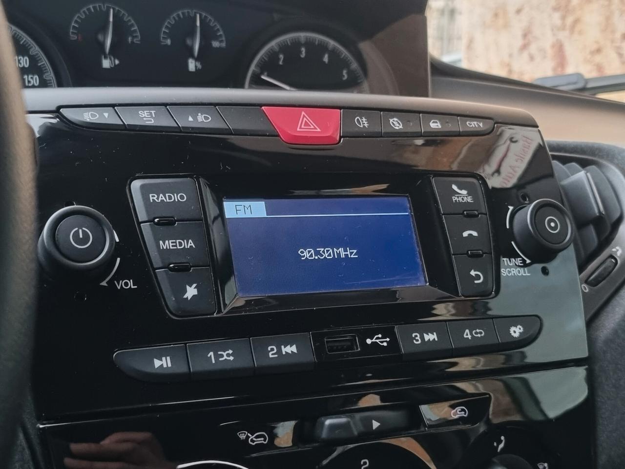 Lancia Ypsilon 1.0 FireFly 5 porte S&S Hybrid Silver