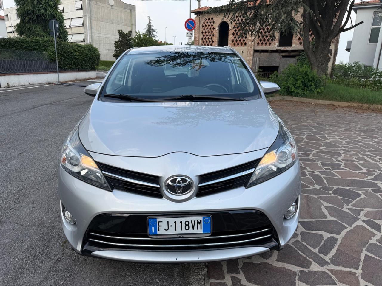 Toyota Verso 1.6 D-4D Active