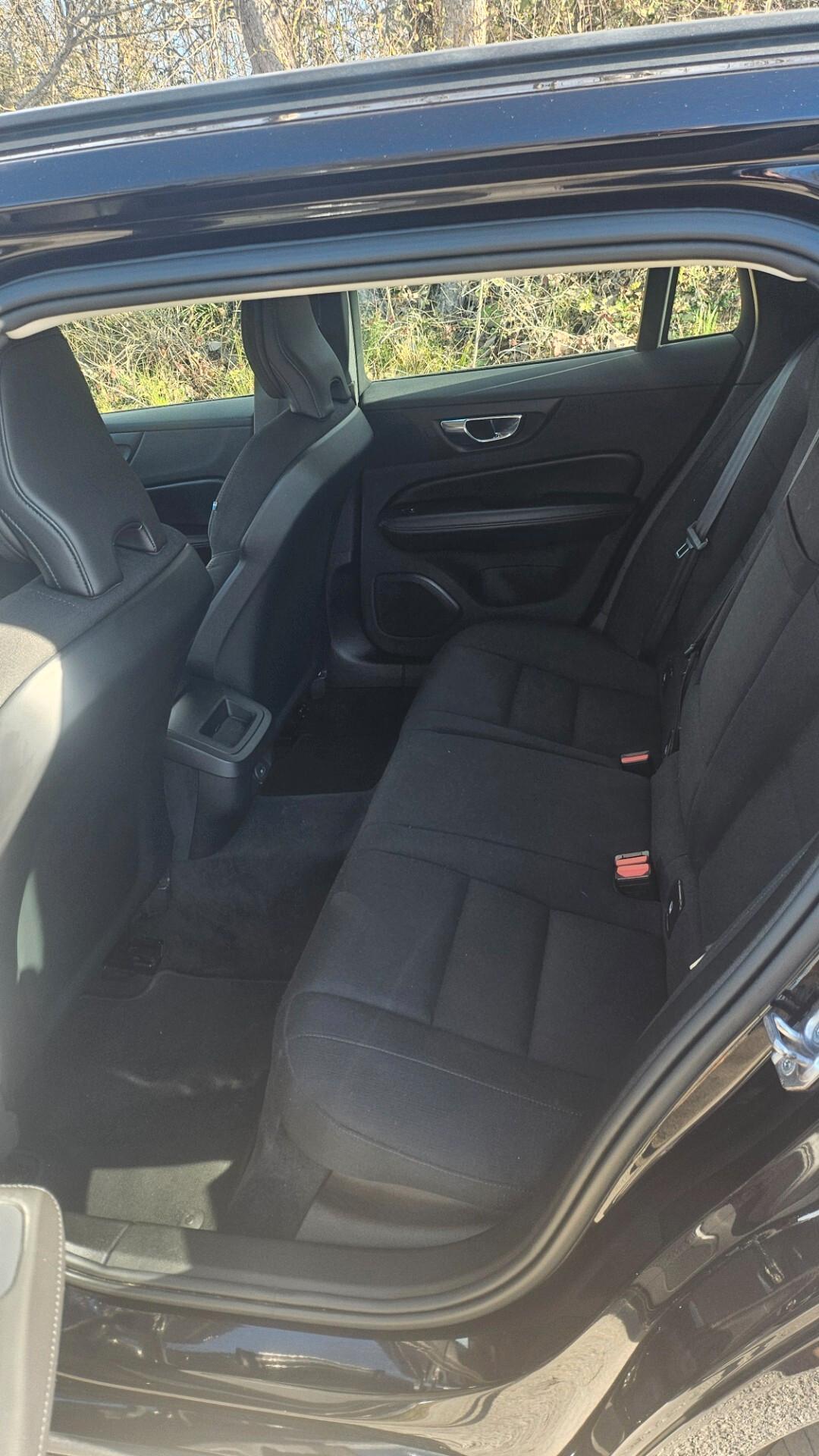 Volvo V60 B4 (d) Geartronic Momentum