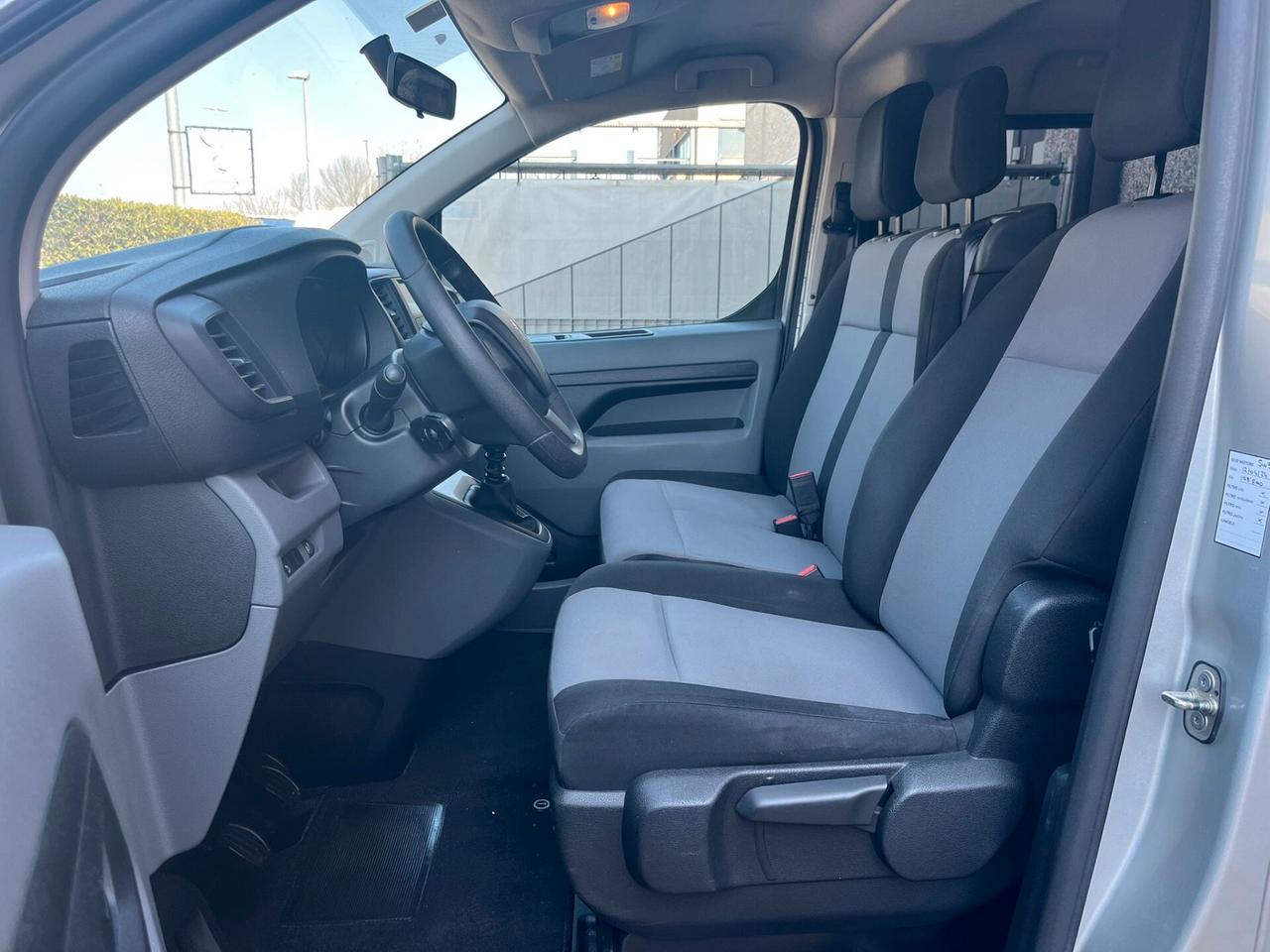 Peugeot Expert BlueHDi 115 S&S PL-TN Combi Standard 9 POSTI