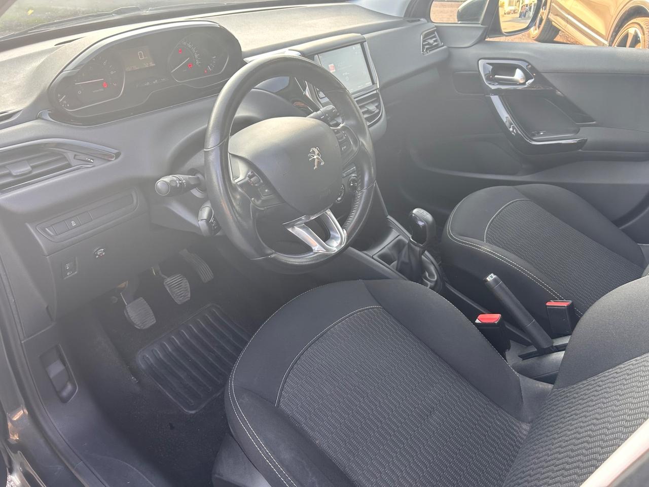Peugeot 208 1200 GPL euro6b 148000 km ALLURE