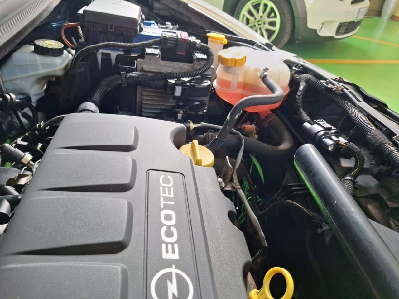 Opel Corsa 1.2benzina, 5 porte NEO PATENTATI