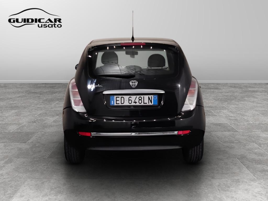 LANCIA Ypsilon II 2007 - Ypsilon 1.2 8v New Oro (oro)