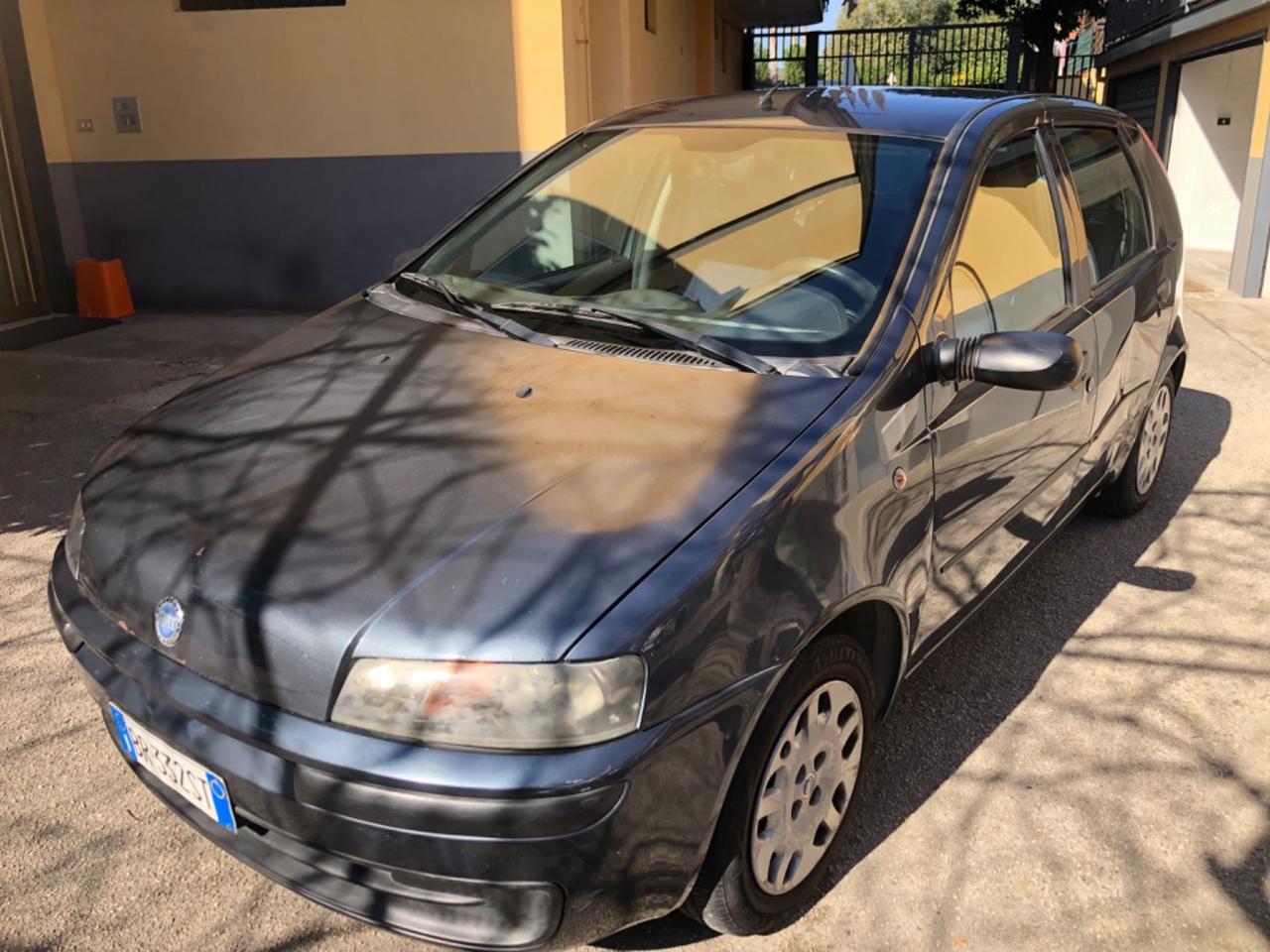 Fiat Punto 1.2 benzina 5 porte 01