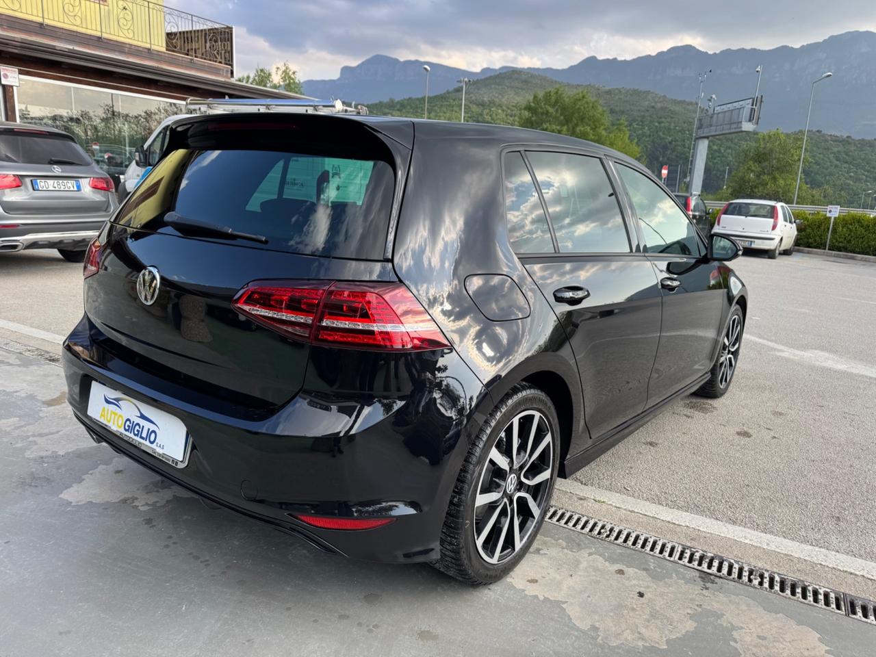 Volkswagen Golf 1.6 TDI 110 CV 5p. R-LINE