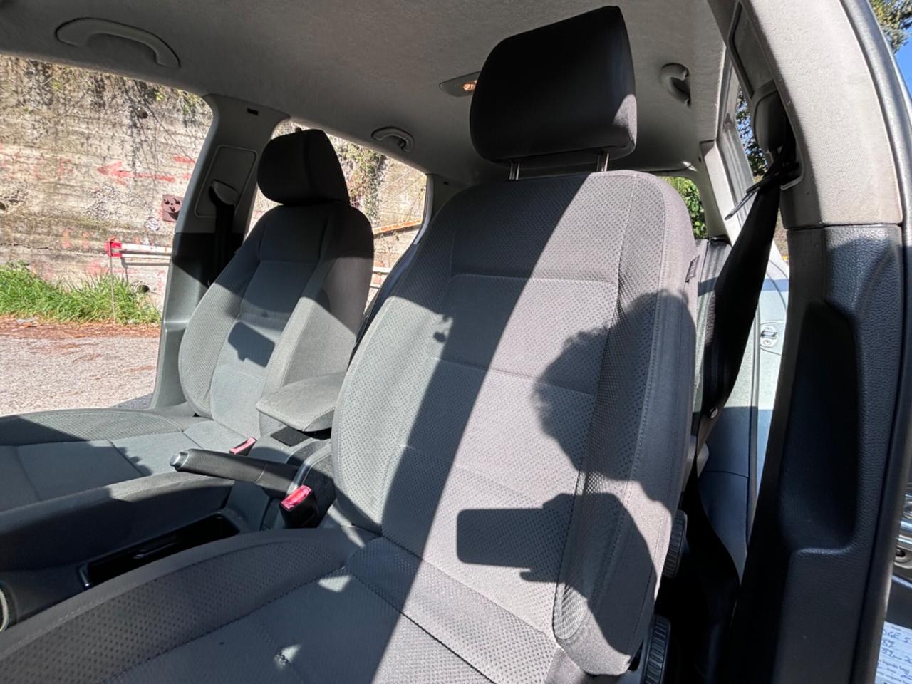 Volkswagen Golf 1.6 16V FSI 5p. Sportline